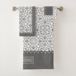 Grijs en wit demaspatroon, gescallopeerde randen bad handdoek
