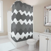 Grijs en wit horizontaal golvenpatroon douchegordijn (In situ)