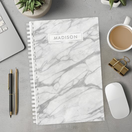 Grijs en wit marmeren gepersonaliseerde naam op ma planner