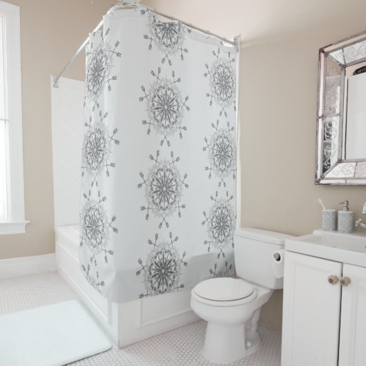 Grijs en wit tribal design douchegordijn (In situ)