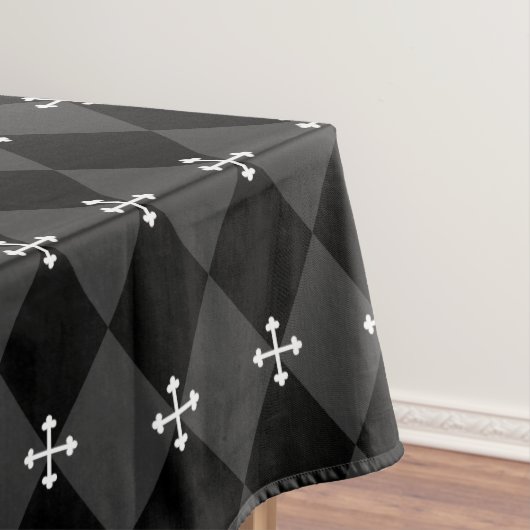 Grijs en zwart Harlequin-ontwerp met Gothic Cross Tafelkleed (Voorbeeld)