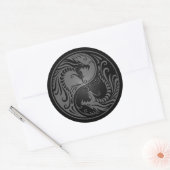 Grijs en Zwart Yin Yang Dragons Ronde Sticker (Envelop)