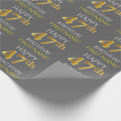 Grijs, Faux Gold "HAPPY 47th BIRTHDAY" Cadeaupapier (Hoek)