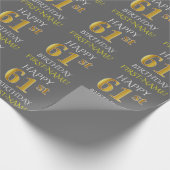 Grijs Faux Gold "HAPPY 61st BIRTHDAY" Cadeaupapier (Hoek)
