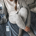 grijs fractaal geometrisch patroon leggings<br><div class="desc">Dit delicate patroon wordt gemaakt van grijs op grijs fractal.</div>