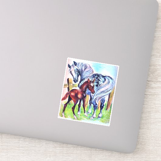 Grijs gevlekt moeder paard met bruine colt door he sticker (Detail)