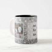 Grijs Glitter 2 Afbeeldingen met tekst Ontwerp uw  Tweekleurige Koffiemok (Voorkant links)