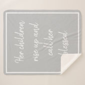 Grijs haar kinderen stijgen omhoog en noemen haar  sherpa deken (Voorkant (horizontaal))