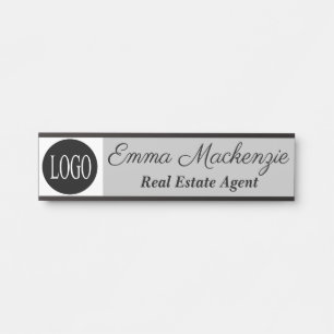 Grijs kantoor deur bord met logo deurbordje