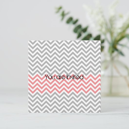 Grijs, koraal en wit Chevron Baby shower Kaart (Staand voorkant)