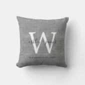 Grijs Linnen Wit Monogram Wedding Keepsake Kussen (Voorkant)