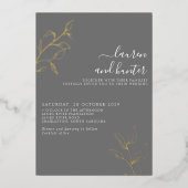 Grijs Manuscript Gold Botanical Wedding Folie Uitn Folie Uitnodiging (Voorkant)