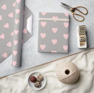 Grijs met roze harten cadeaupapier