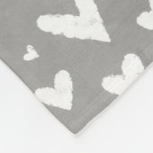Grijs met wit hart fleece deken (Hoek)