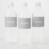 Grijs minimalistisch aangepaste naam waterfles etiket (Flessen)