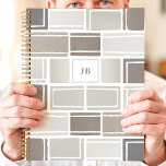 Grijs Modern Geometrisch Monogram Planner<br><div class="desc">Blijf georganiseerd en in de trend met deze moderne geometrische planner! Met een minimalistisch ontwerp in grijstinten is deze planner perfect voor diegenen die houden van strakke lijnen en een eigentijdse esthetiek. Personaliseer het met jouw naam of initialen voor een uniek tintje. Met voldoende ruimte voor notities, afspraken en taken,...</div>