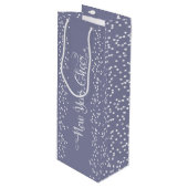 Grijs Nieuwjaar Cheer Elegant Modern Wit Sneeuwvlo Wijn Cadeautas (Voorkant Gekanteld)