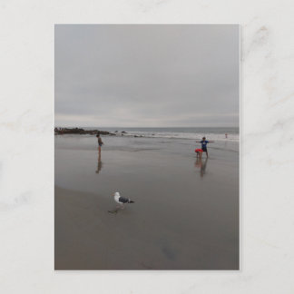 Grijs op het strand briefkaart