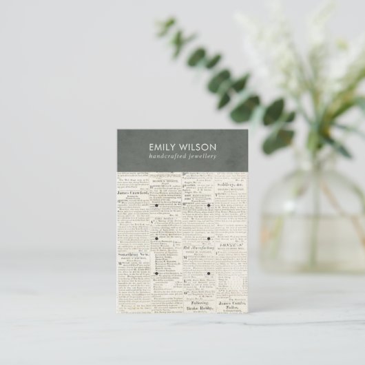  GRIJS OUDE NEWSPAPER 3 STUD EARRING DISPLAY  VISITEKAARTJE (Staand voorkant)