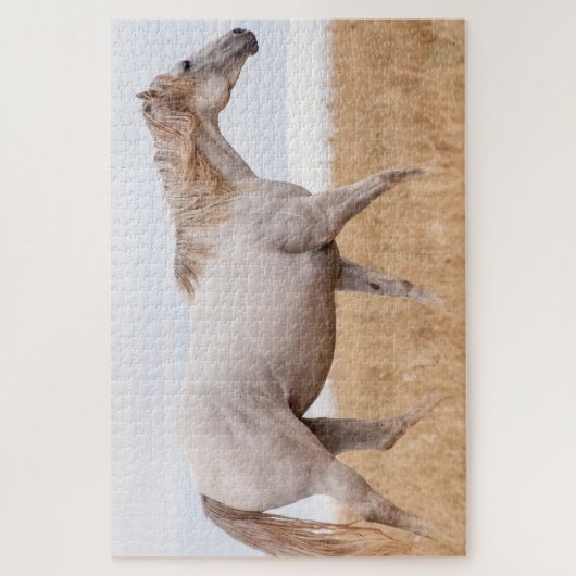 Grijs paard dat door gebied loopt legpuzzel (Verticaal)