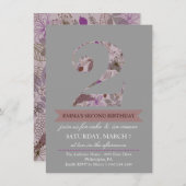 Grijs & Paarse Bloemen Twee Verjaardag Uitnodiging (Voorkant / Achterkant)