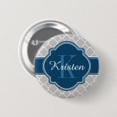 Grijs Quatrefoil Patroon Blauw Monogram Ronde Button 5,7 Cm (Voorkant /achterkant)