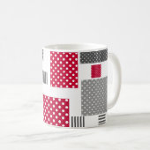 Grijs-rode stippenpatchwork op witte achtergrond koffiemok (Voorkant rechts)
