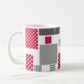 Grijs-rode stippenpatchwork op witte achtergrond koffiemok (Links)