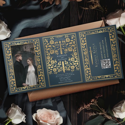 Grijs Royal middeleeuws zwaard bruiloft QR-code Drieluik Uitnodiging