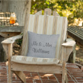 Grijs "We Did" Monogrammed Outdoor Kussen (Stoel)