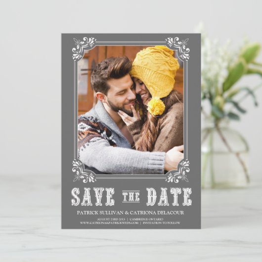 GRIJS WESTERN SCRIPT SLA DE DATUMAANKONDIGING OP KAART (Staand voorkant)