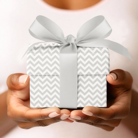 Grijs & Wit Chevron Stripe Baby shower Cadeaupapier
