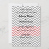 Grijs, wit en koraal Chevron bruiloft Kaart (Voorkant)