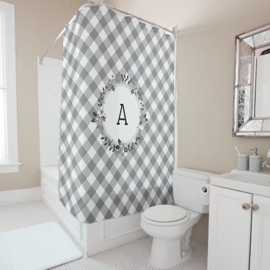 Grijs Wit Gingham Floral Wreath Initiaal Land Douchegordijn (In situ)