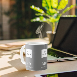 Grijs wit monogram naam bedrijf logo koffiemok