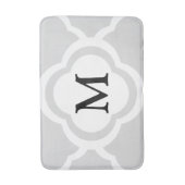 Grijs & Wit Quatrefoil Patroon met Monogram Badmat (Voorkant Verticaal)
