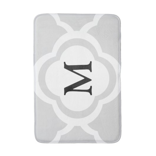 Grijs & wit Quatrefoil Patroon Monogrammen Badmat (Voorkant Verticaal)