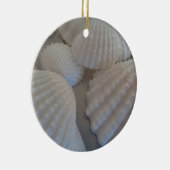 Grijs Wit, Seashells, Zee Shell Summer Beach Love Keramisch Ornament (Rechts)