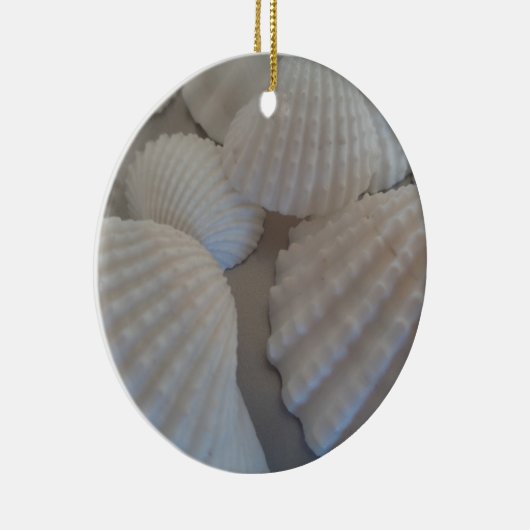 Grijs Wit, Seashells, Zee Shell Summer Beach Love Keramisch Ornament (Rechts)