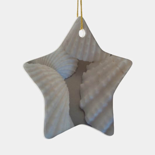 Grijs Wit, Seashells, Zee Shell Summer Beach Love Keramisch Ornament (Rechts)