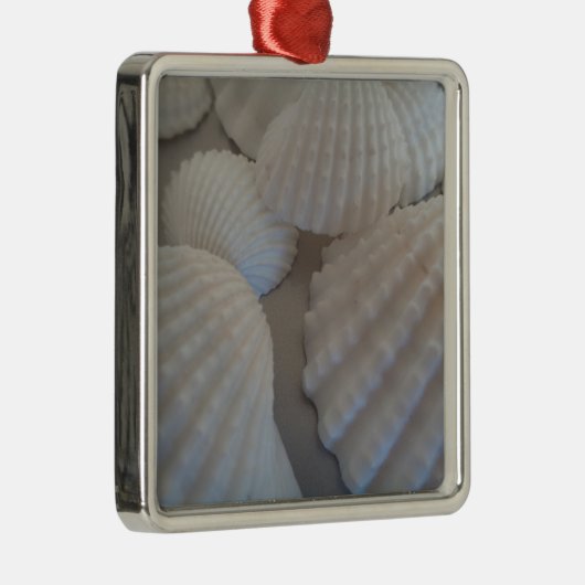 Grijs Wit, Seashells, Zee Shell Summer Beach Love Metalen Ornament (Rechts)