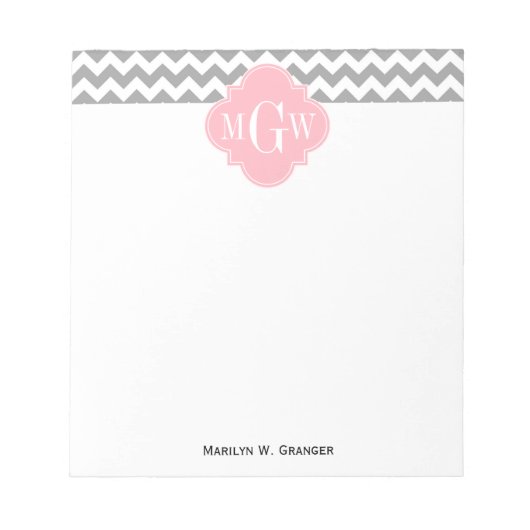 Grijs Witte Chevron Roze Quatrefoil 3 Monogram Notitieblok (Voorkant)