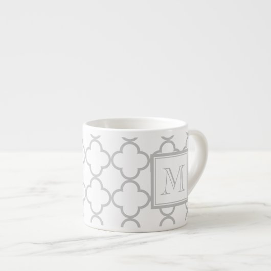 Grijs Witte Quatrefoil | Uw Monogram Espresso Kop (Voorkant rechts)