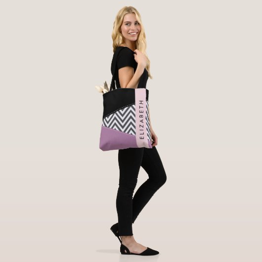 Grijs zigzag, Grijs Chevron, Paarse, Jouw naam Tote Bag (Op model)