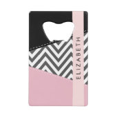 Grijs zigzag, Grijs Chevron, Roze, Jouw naam Creditkaart Flessenopener (Voorkant)
