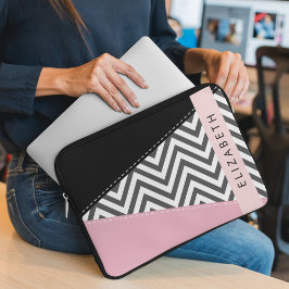Grijs zigzag, Grijs Chevron, Roze, Jouw naam Laptop Sleeve