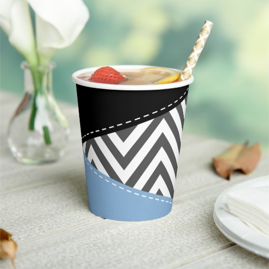 Grijs zigzag, Grijs Chevron, Zigzag Pattern, Blauw Papieren Bekers (Insitu)