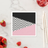 Grijs zigzag, Grijze Chevron, Zigzag Pattern, Roze Servet (Insitu)