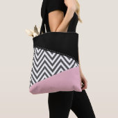 Grijs zigzag, Grijze Chevron, Zigzag Pattern, Roze Tote Bag (Dichtbij)