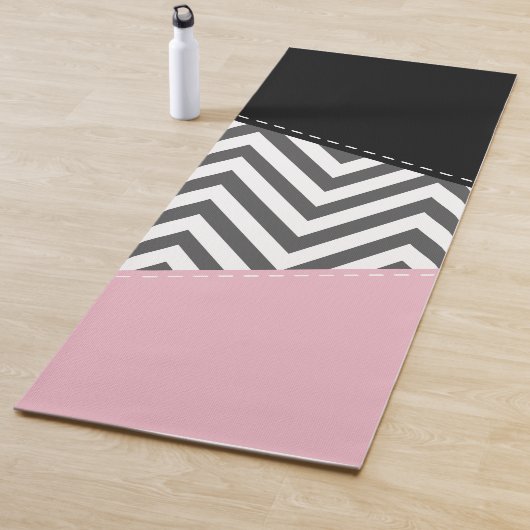 Grijs zigzag, Grijze Chevron, Zigzag Pattern, Roze Yogamat (In situ)